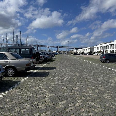 Lisbon Cosy Boat Hotel Ngoại thất bức ảnh