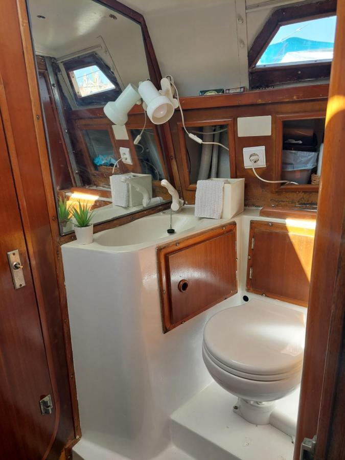 Lisbon Cosy Boat Hotel Ngoại thất bức ảnh