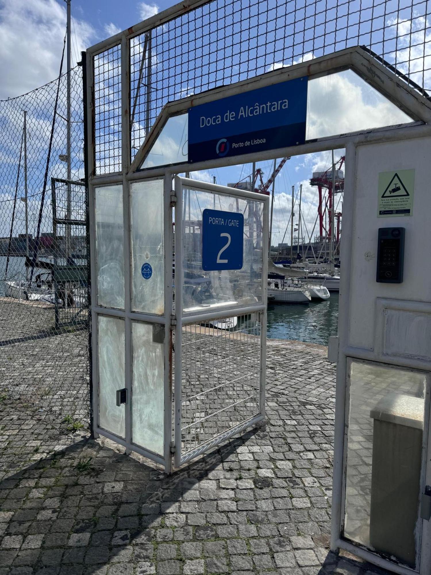 Lisbon Cosy Boat Hotel Ngoại thất bức ảnh
